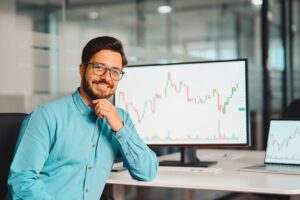 Trader korzystający z platformy OANDA TMS Brokers